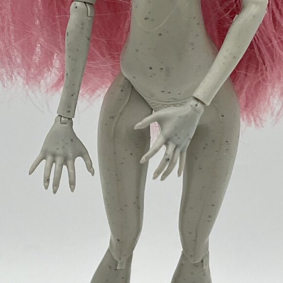 Monster High Signature Rochelle Goyle (2012) #X3650 w/ wings NUDE - Picture 4 of 14